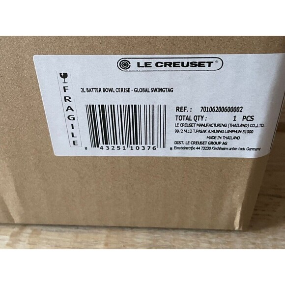 NEW Le Creuset Stoneware Batter Mixing Bowl 2 qt. Cerise Cherry Red - Picture 7 of 10